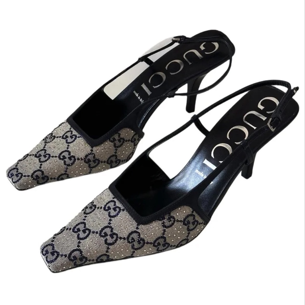 Gucci Signoria GG monogram pumps in beige and navy blue